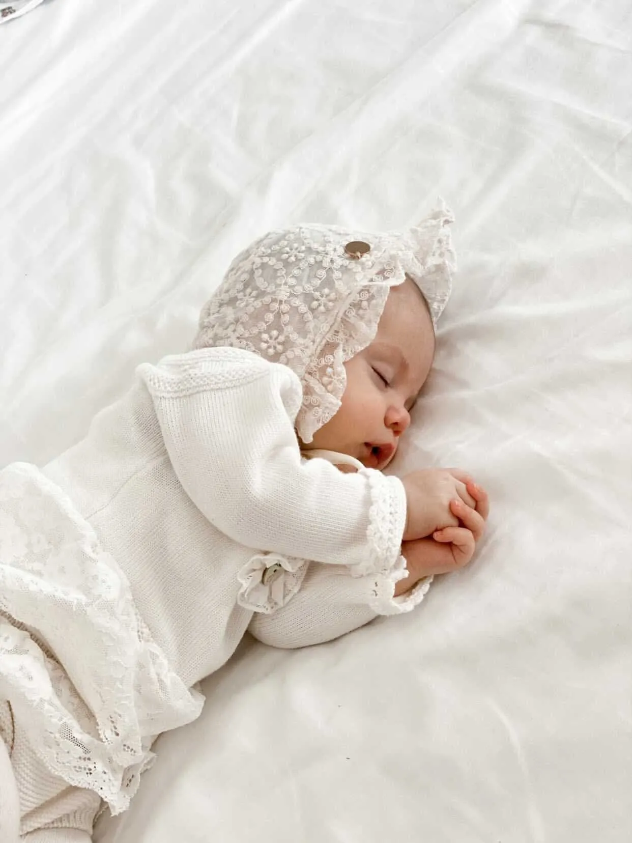 Ivory Lace Bonnet